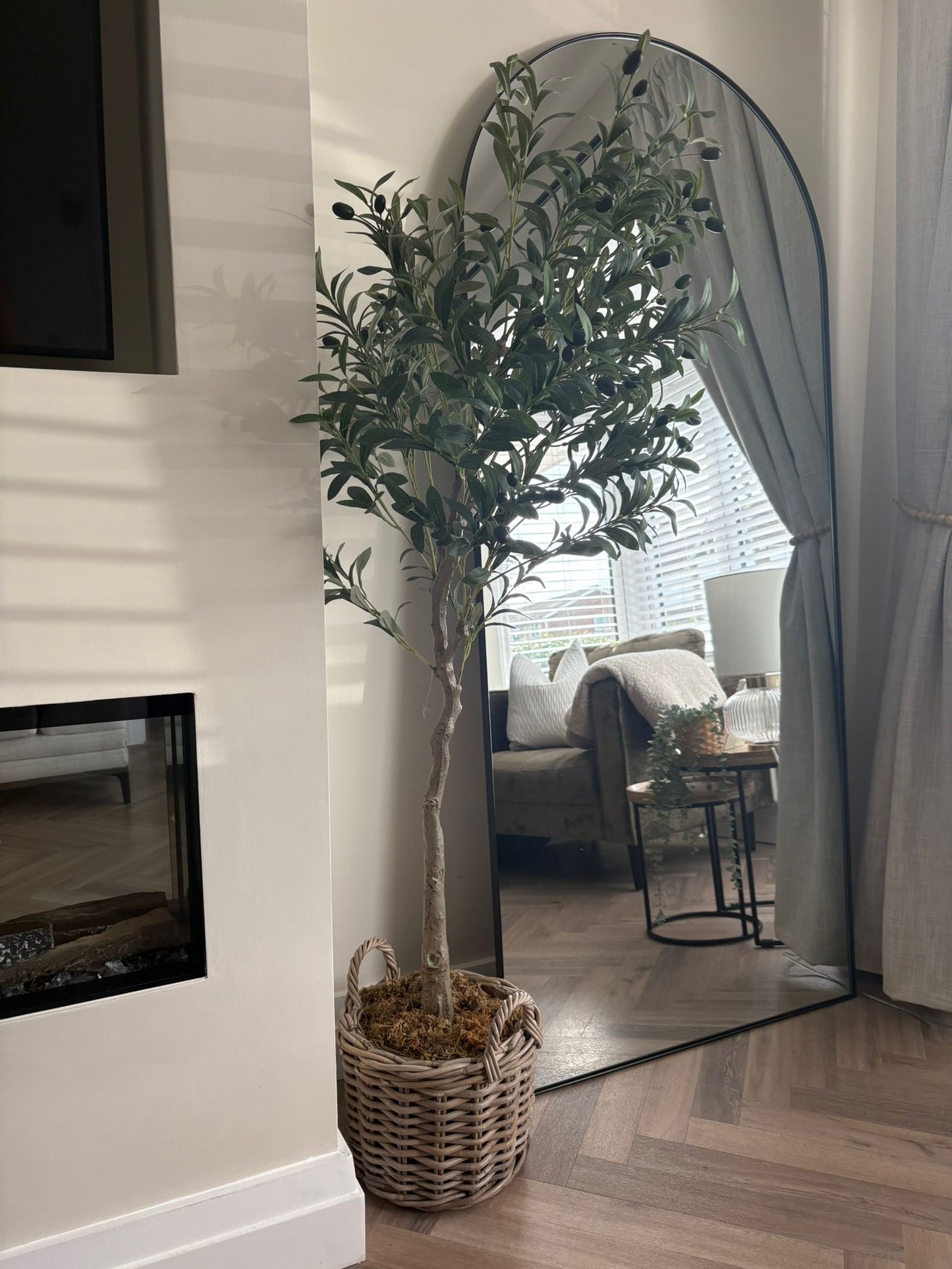 6FT Artificial Olive Tree – Lifelike Faux Plant for Home & Office Décor